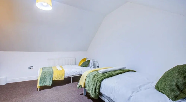 3 Bedroom Flat Central Gillingham Town, Забронировать Отель Бизнес-отели Англии, 4* 5*