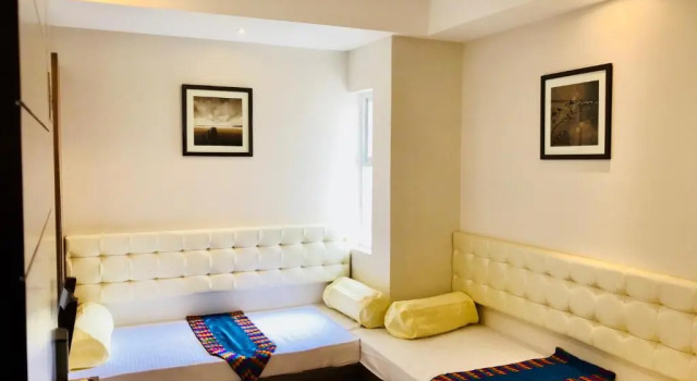 Люкс REGALIA INN &SUITES