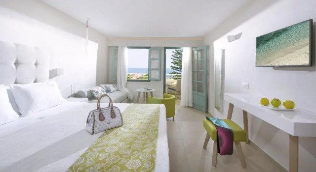 Апартаменты Superior с видом на бассейн Petra Beach Hotel