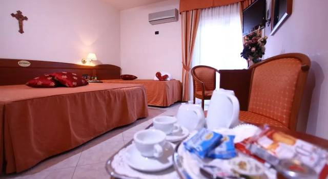 Трёхместный номер Deluxe с балконом и с видом на море Hotel Za Maria