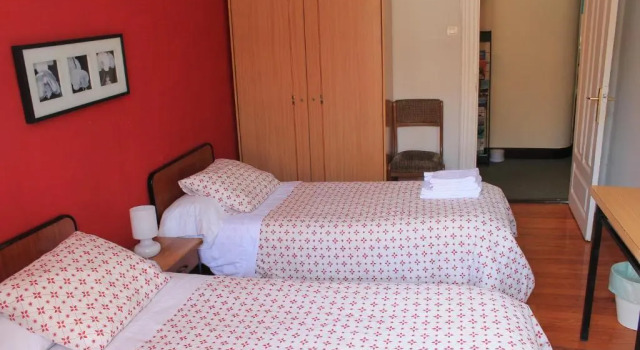 Pensión Manoli, Rezerwuj Hotel Hotele w Baskonia z parkingiem, Parking