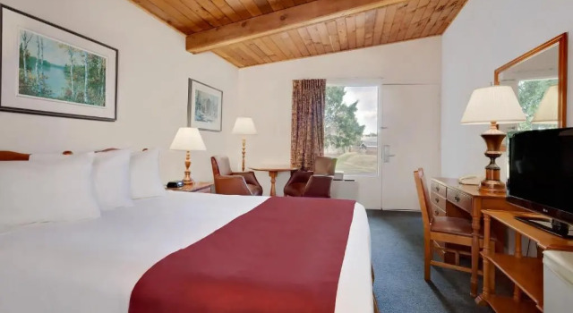 Двухместный номер Standard Ramada by Wyndham 1000 Islands Gananoque