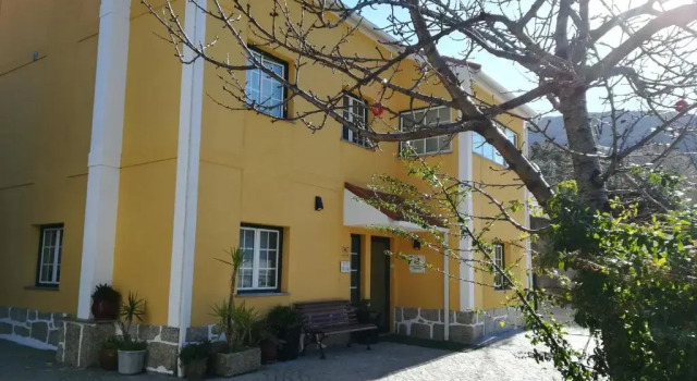Casa da Fonte Sagrada, Забронировать Отель «постель и завтрак» Сея Beira Interior Norte