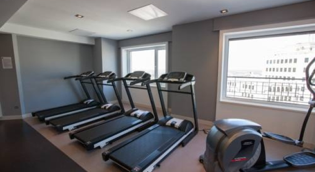 Spain Select Torre de Madrid Apartments, Забронировать Апартаменты/квартира Отели Мадрида с бассейном, рядом с Обитель Девы Марии дель-Пуэрто, Бассейн