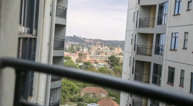 Spacious 3 BDR furnished Apt near junction mall, Prenota Hotel Hotel a Nairobi con parcheggio, Parcheggio