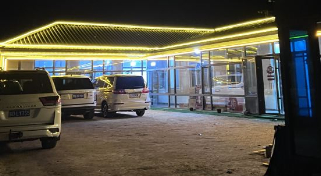 Ulan Tuya Homestay (Chifeng Hexigten Banner Wulan Butong Grassland Scenic Area), Rezerwuj Hotel Hotele w Chifeng z parkingiem, Parking