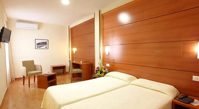 Номер Standard с балконом Limehome Benidorm Calle Mayor
