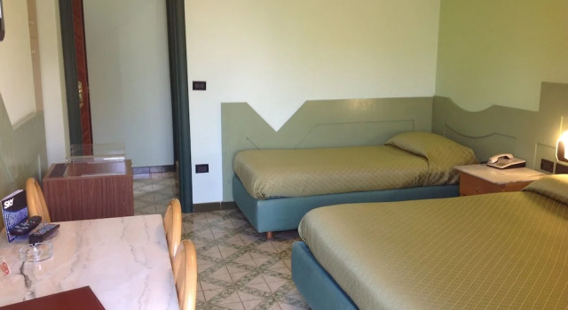 Четырёхместный номер Standard с балконом Hotel Giovanna