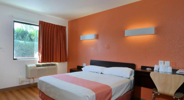 Motel 6 Laredo, TX - South