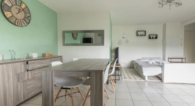 Modern 2-rooms in Bordeaux, Забронировать Отель Отели Бордо с парковкой, рядом с University of Bordeaux - Bastide Campus, Парковка