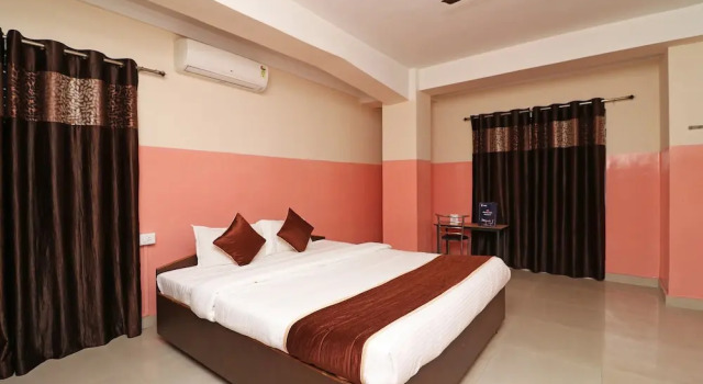 Номер Standard Hotel O Prabha Palace Lodge