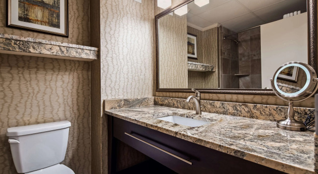 Четырёхместный номер Standard Inn at Mendenhall, WorldHotels Crafted