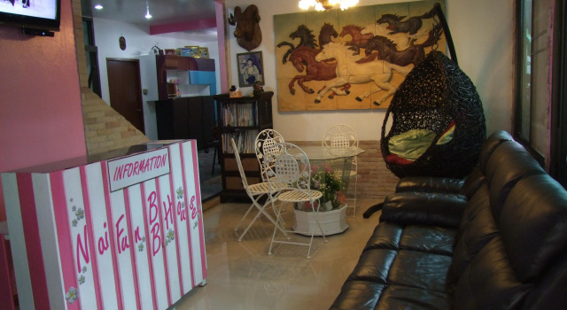 Naifun BB House, Rezervovat Hotel Hotely v Central Thailand s parkováním, Parkování