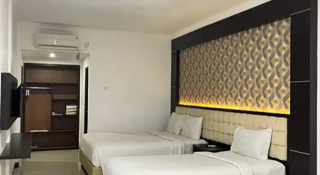 Camera tripla Superior Sindoro Hotel Cilacap by Conary