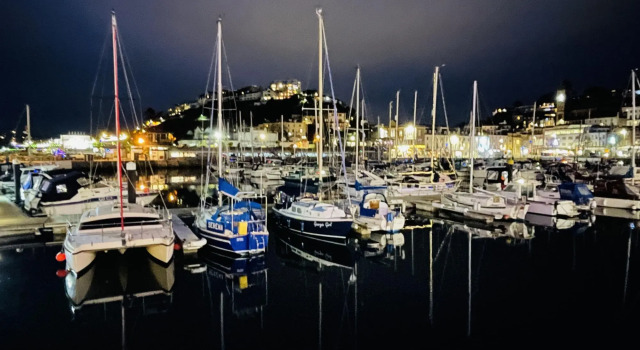 The Moorings - Stylish duplex apartment on Torquay Harbourside, Varaa Huoneisto Torquay Devon