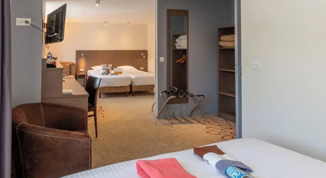 Семейный люкс с видом на город Hôtel Le Benhuyc