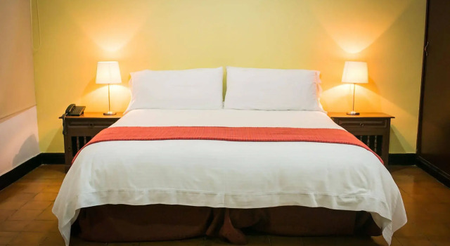 Hotel Matamundo, Забронировать Отель Отели в центре Нейва, в центре, Парковка