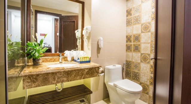Люкс Premier Song Lộc Hạ Long Hotel