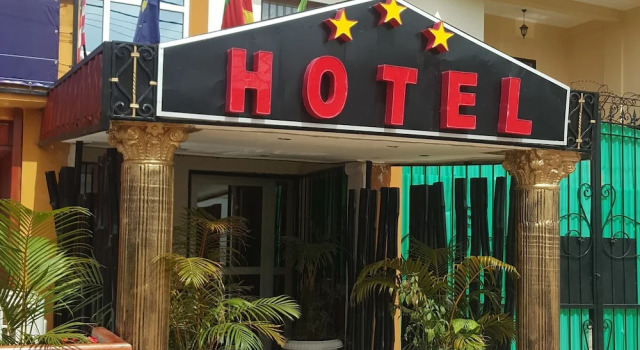 Résidences hôtelières Micheline et Emile, Bastos, Reservar Hotel Hotéis em Mfoundi com pequeno-almoço, Café da manhã