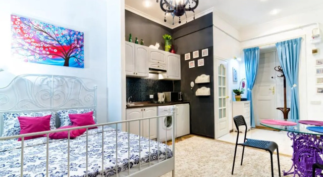 Stylish Studio near Rynok square, Забронировать Отель Отели Львова с парковкой, рядом с Львовская галерея Зелена канапа, Парковка