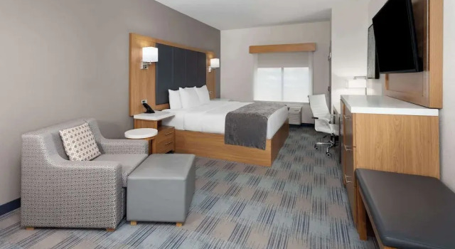 Двухместный номер Standard La Quinta Inn & Suites by Wyndham Coralville Iowa City
