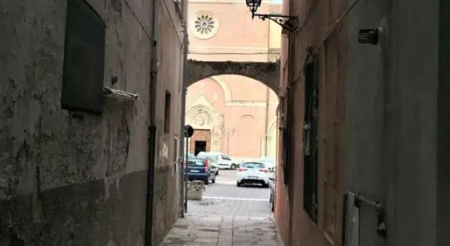 Appartamento in centro storico, Book Apartment Hotels in Abruzzo with Parking, Parking