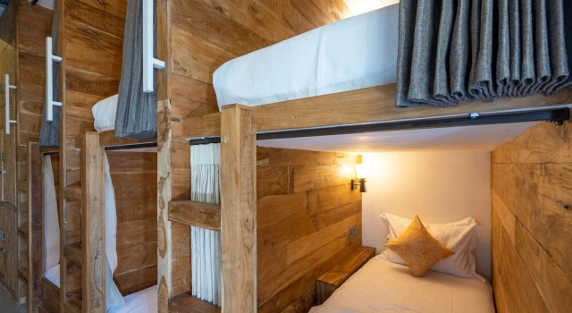 Good Cheer Hostel, Забронировать Хостел Отели Лембонган с парковкой, рядом с Пляж Нуса Лембонган, Парковка