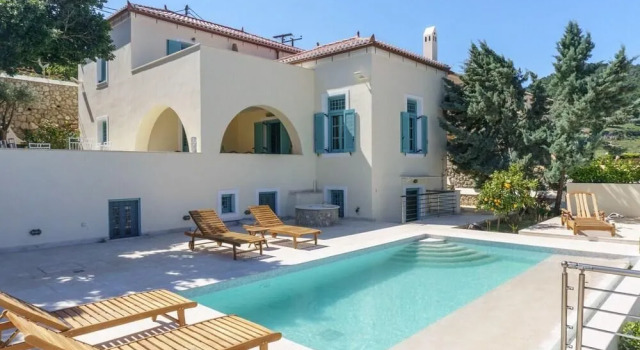 The Great Gatsby 6BR Villa Overlooking Spetses old Town, Boek Villa Spetses Saronic Islands