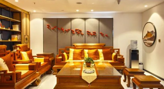 Aichenshi Hotel (Baoding Tianxia Baobai Shopping Plaza)