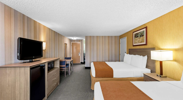 Четырёхместный номер Standard Best Western Cascadia Inn