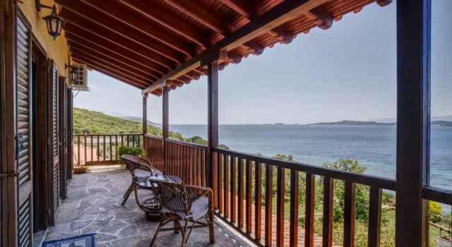 Коттедж Beachfront villa with huge garden, 3br, Halkidiki