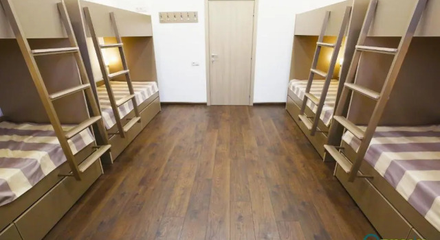Vuode makuusalissa (miesten makuusali) Armenian Inn