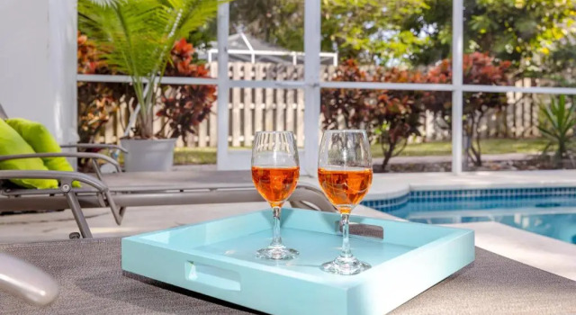 Коттедж Palm Harbor Paradise - Spacious Home In Quiet Neighborhood with Heated Pool, Billiard Room, Hot Tub
