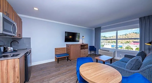 Люкс c 1 комнатой Prestige Kamloops Hotel