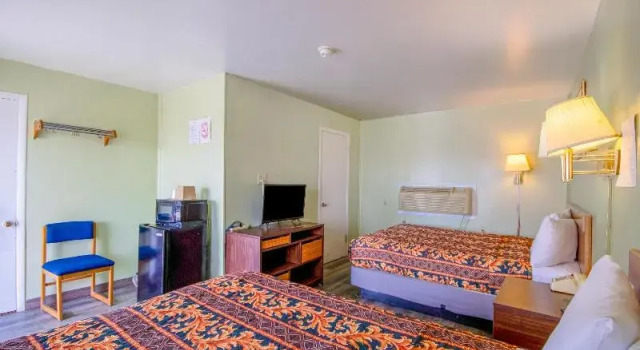 Четырёхместный номер Classic Travelier Motel