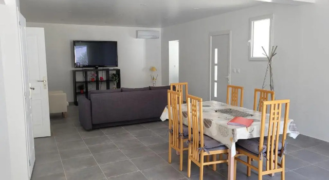 Вилла Villa entière de 145m² calme en petite Camargue