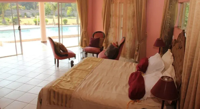 Borrowdale Ground Floor with Poolview
