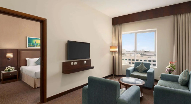 Двухместный люкс c 1 комнатой Ramada by Wyndham Dubai Deira