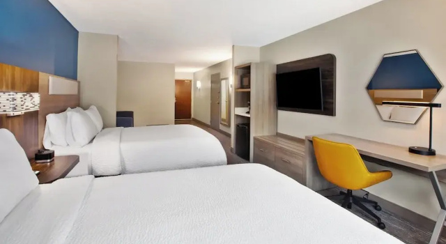 Люкс Holiday Inn Express Hotel & Suites Grand Rapids-North by IHG