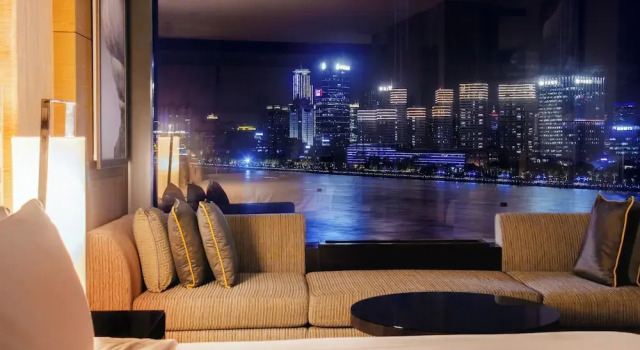 Двухместный номер Riverside Retreat Banyan Tree Shanghai On the Bund