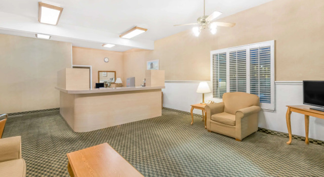Days Inn Deming, Varaa Hotelli Hotellit New Mexico pysäköinnillä, Pysäköinti