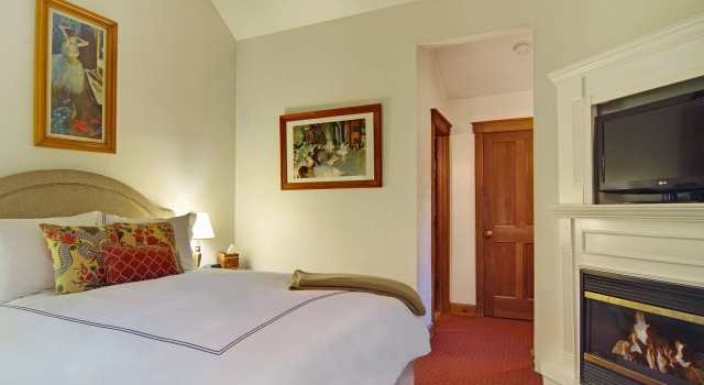 The Babbling Brook Inn, Забронировать Отель Отели Санта-Круз с парковкой, рядом с Торговый комплекс, Парковка