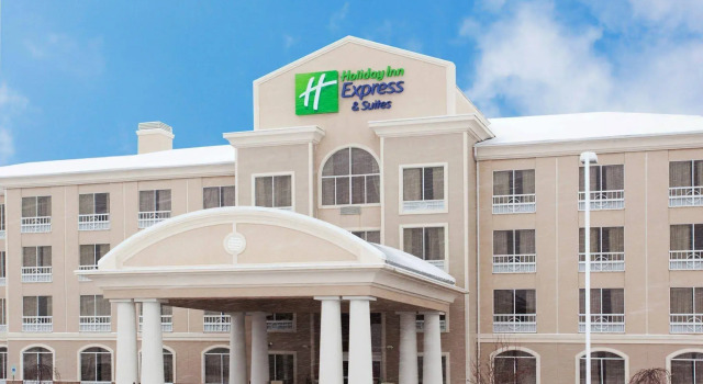 Holiday Inn Express Rockford-Loves Park, Book Hotel Loves Park Illinois