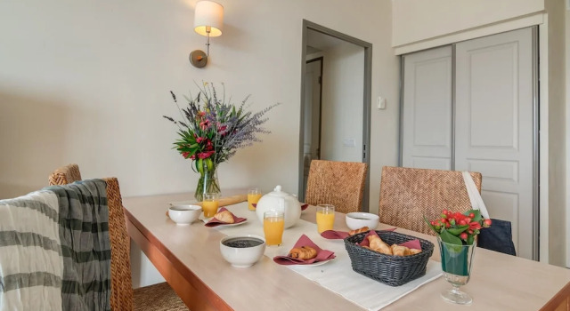 Трёхместный номер Comfort SOWELL HOTELS Ardèche