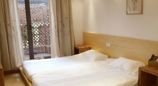 Семейный номер Standard с балконом Suzhou Leisure Guest House