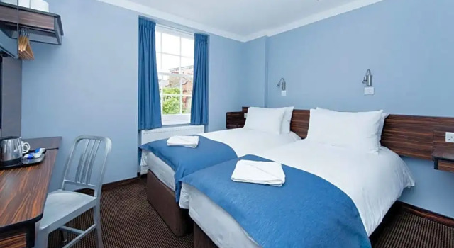 Номер Standard Angus Hotel