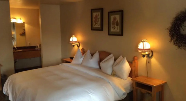 Четырёхместный номер Standard Linderhof Inn