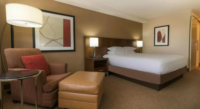 Номер Standard с видом на реку DoubleTree by Hilton Spokane City Center