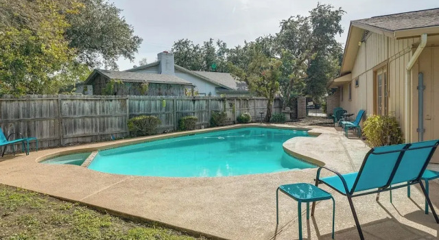 Коттедж San Antonio Home w/ Private Pool: 5 Mi to Downtown
