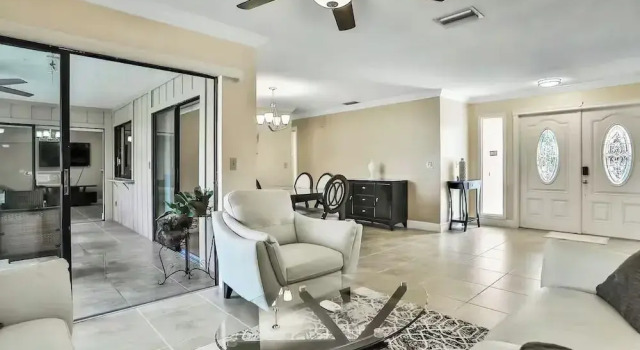 Renovated 3BR Dog Friendly Pond View W/D, Prenota Hotel Whitfield Estates Florida